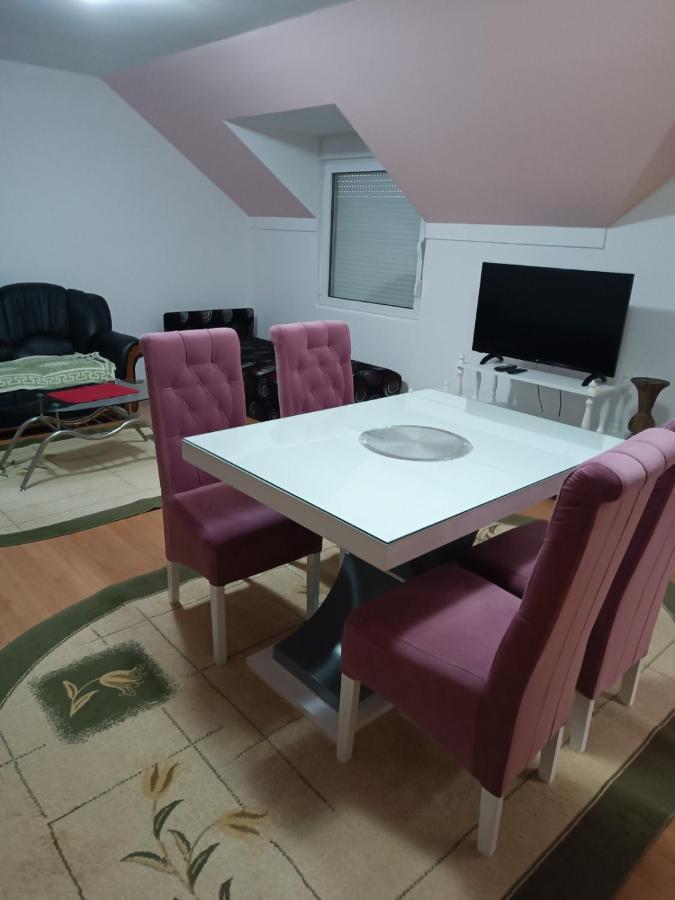 Stan Na Dan J & M Lägenhet Vrsac Exteriör bild